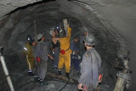 喀喇沁工程爆破中的危险因素分析以及应对工程爆破危险的措施